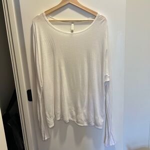 Aritzia Group by Babaton Linen Blend Loose along Sleeve Top